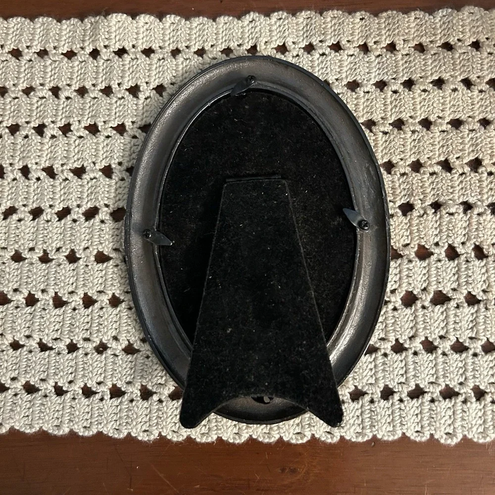 Vtg Oval Shaped Pewter Silvertone Rhinestone Embellished Photo Frame 5.5x7.5